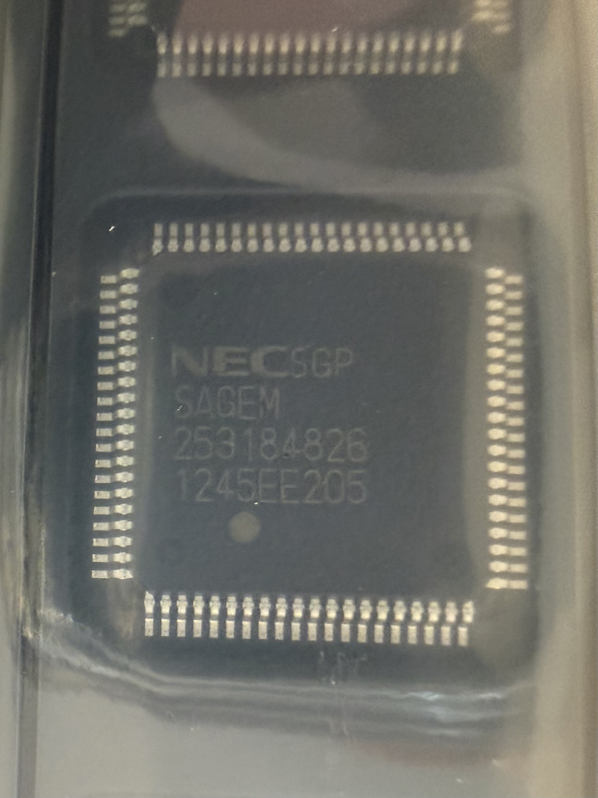 UPD703209GC-N03-8BT-E2-A, Renesas